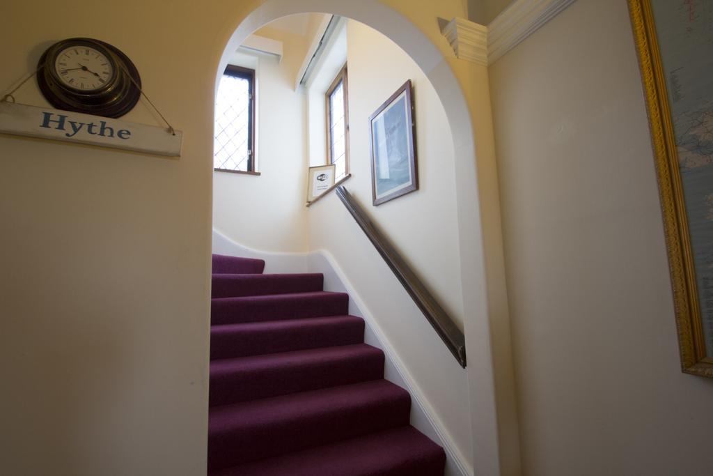 Fern Lodge Guesthouse Hythe  Exterior photo