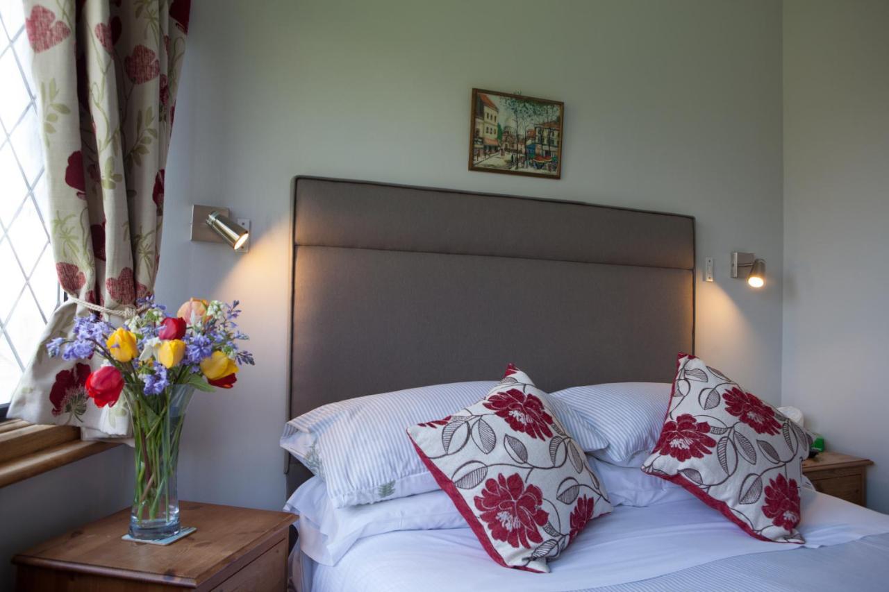 Fern Lodge Guesthouse Hythe  Exterior photo