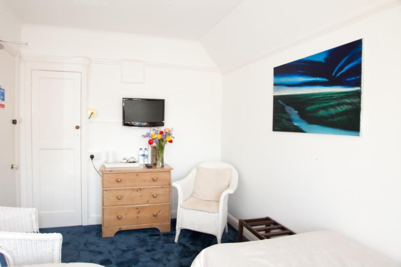 Fern Lodge Guesthouse Hythe  Exterior photo
