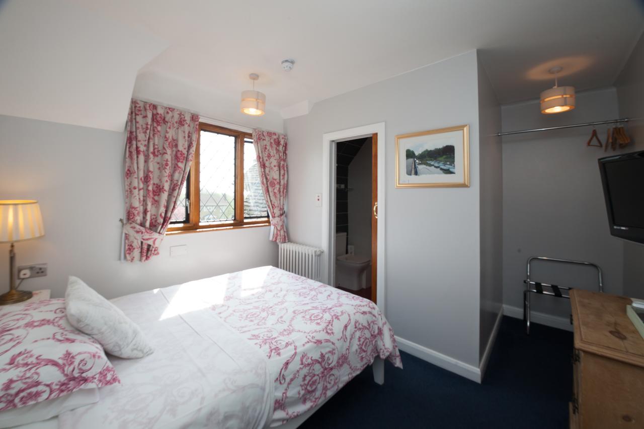 Fern Lodge Guesthouse Hythe  Exterior photo