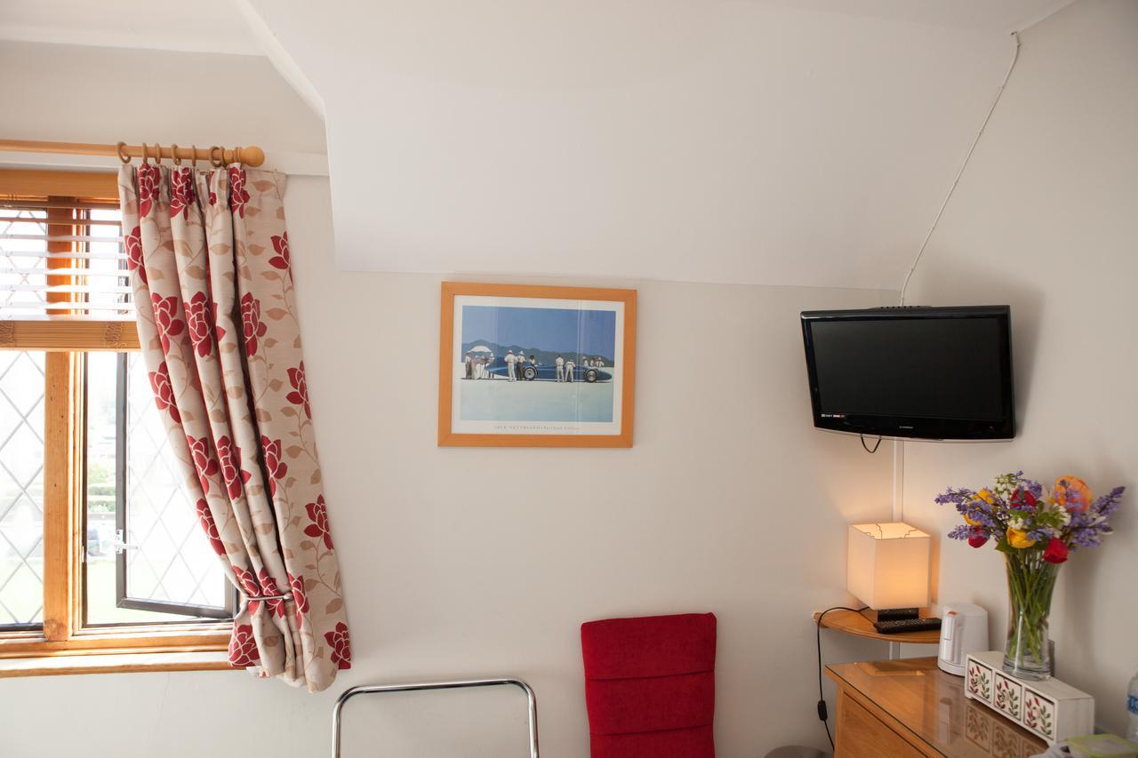 Fern Lodge Guesthouse Hythe  Exterior photo