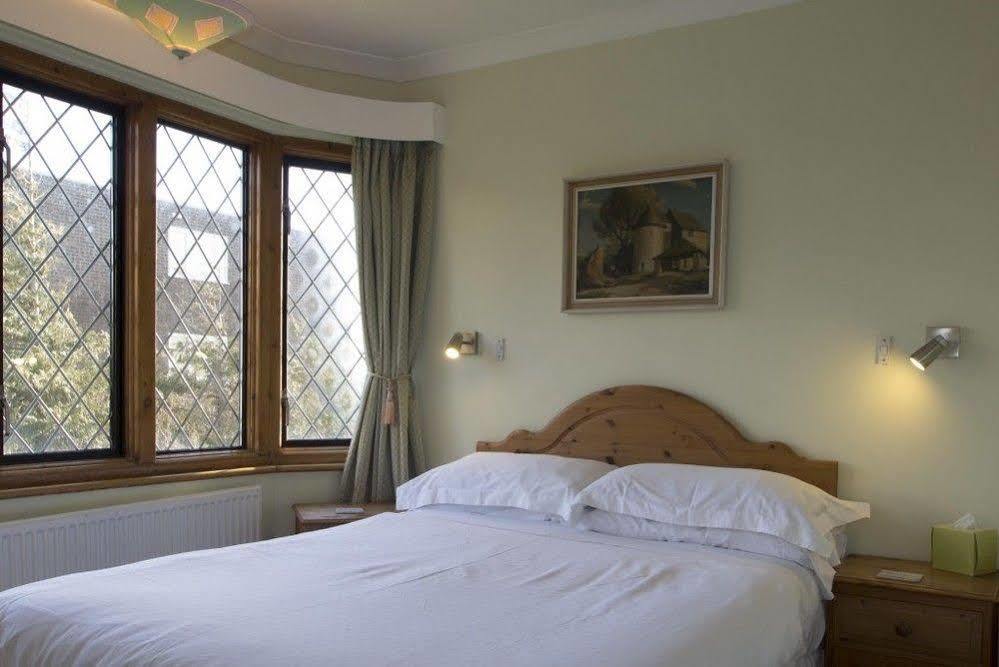 Fern Lodge Guesthouse Hythe  Exterior photo