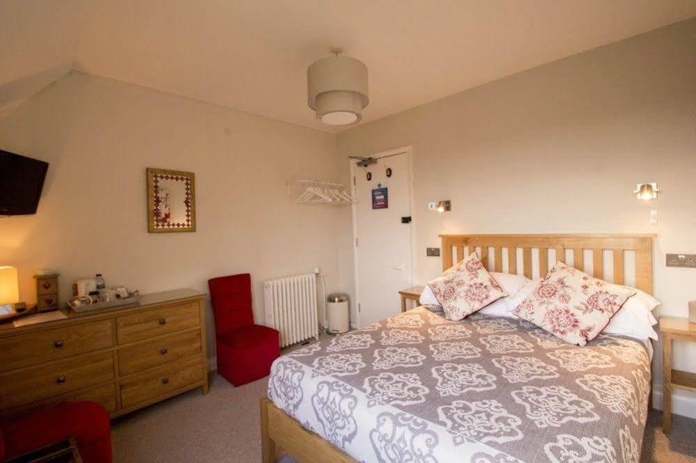 Fern Lodge Guesthouse Hythe  Exterior photo